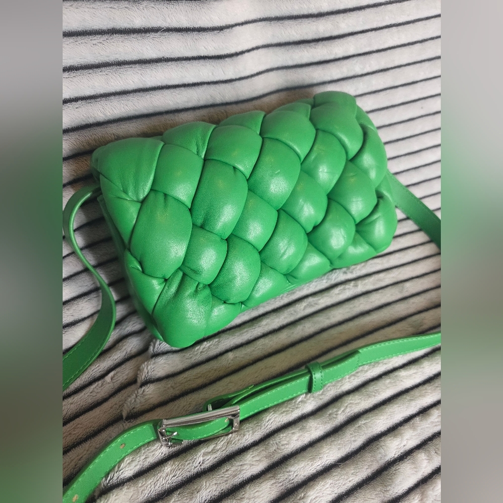 JW PEI Maze Crossbody Bag Grass Green - Picture 2 of 12